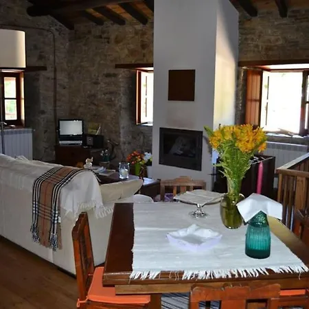 Casa Bugalhas Na Serra Da Lousa 度假居 *