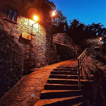 Casa Bugalhas Na Serra Da Lousa 度假居