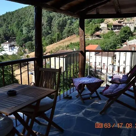 Casa Bugalhas Na Serra Da Lousa 度假居 *