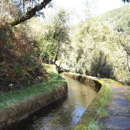 Casa Bugalhas Na Serra Da Lousa 度假居 *