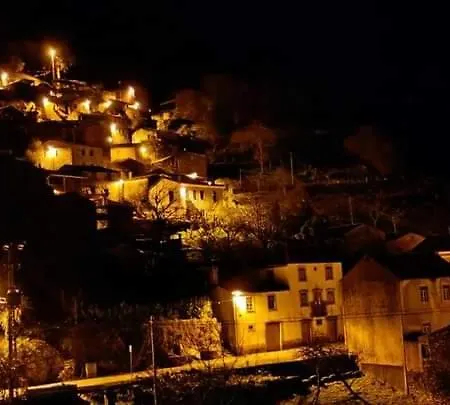 度假居 Casa Bugalhas Na Serra Da Lousa Candal (Lousa)