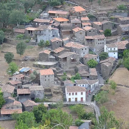 度假居 Casa Bugalhas Na Serra Da Lousa Candal (Lousa)