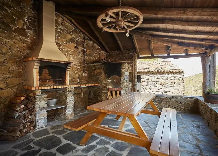 Casa Bugalhas Na Serra Da Lousa 度假居 *