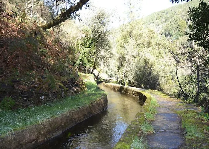 Casa Bugalhas Na Serra Da Lousa 度假居 *