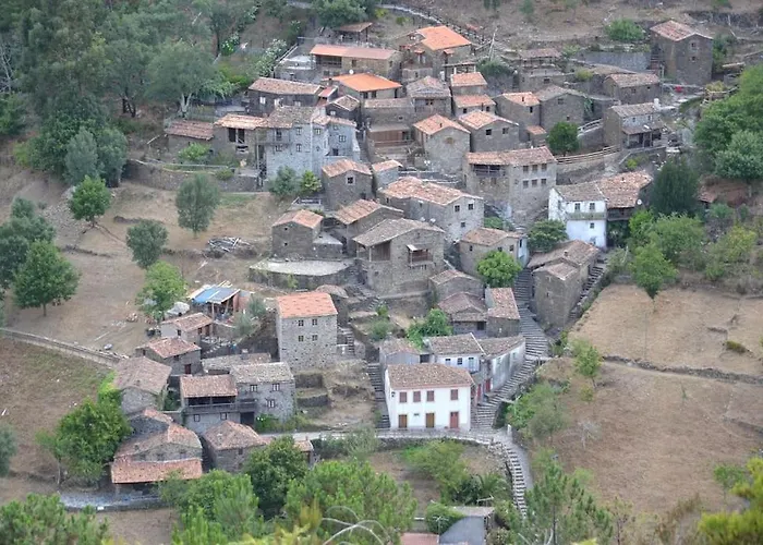 度假居 Casa Bugalhas Na Serra Da Lousa Candal (Lousa)